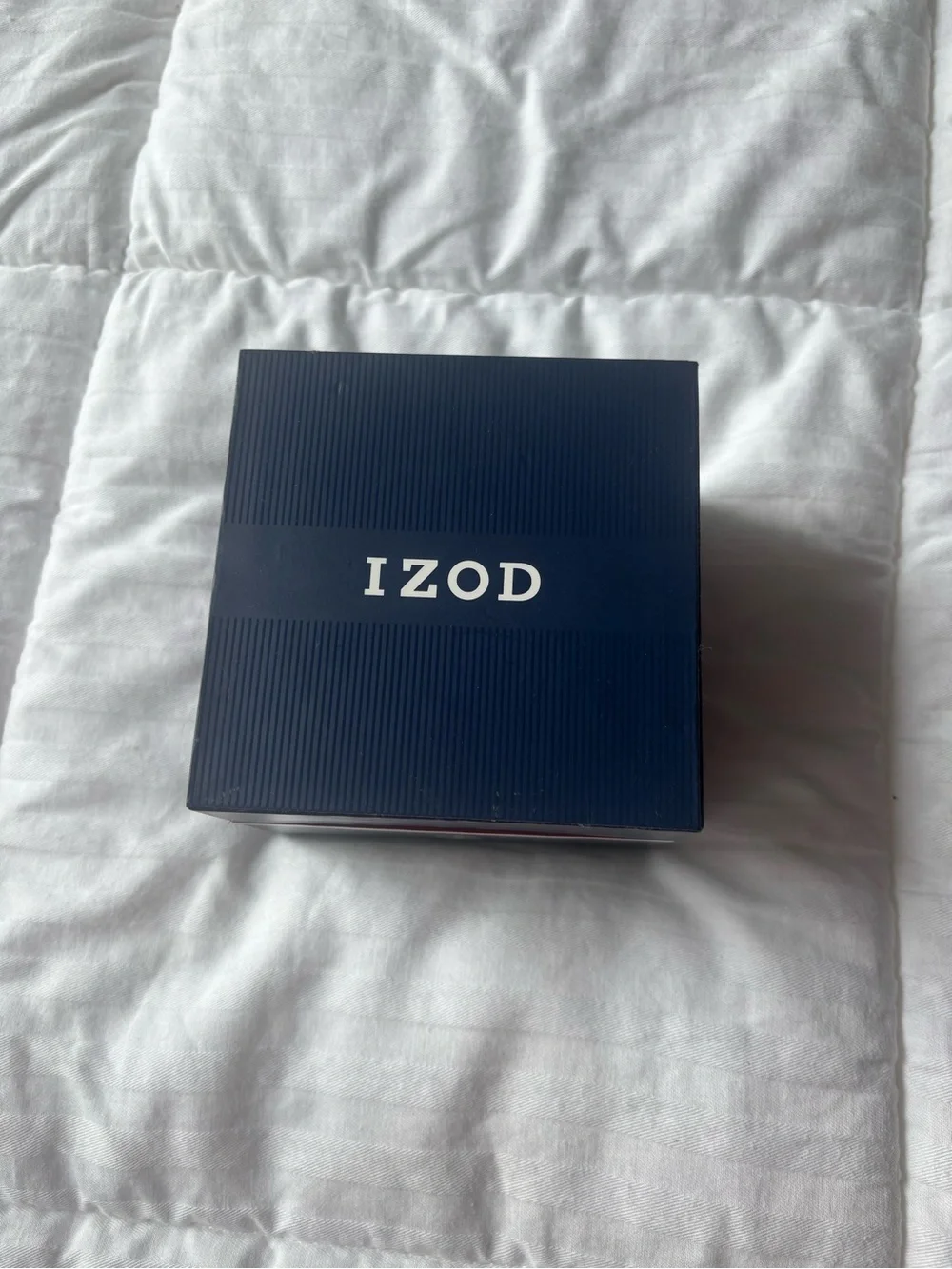 NWOT.          IZOD Men’s Quartz chronograph/Stainless Steel Watch – Blue Dial.